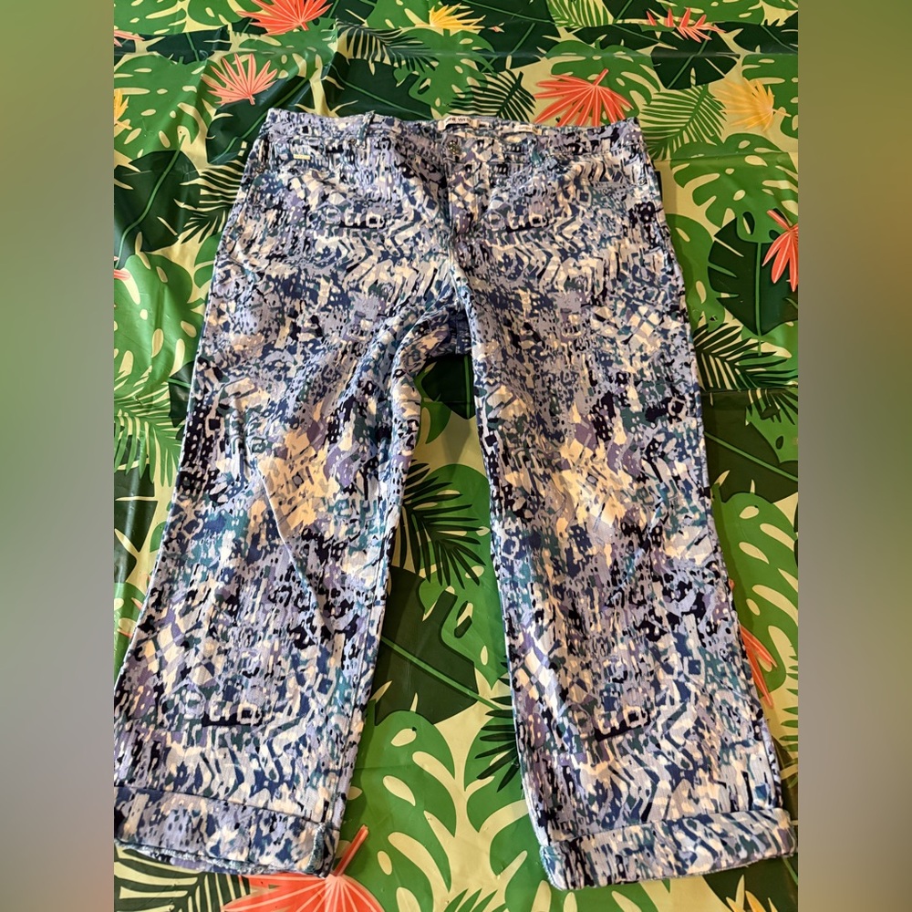 Nine West Jeans Periwinkle White Teal Blue Stretch Denim Chrystie Capri 16